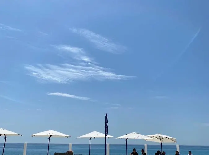 Beau En Plein Centre De Apartment Menton