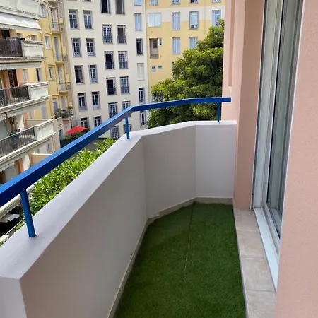 Beau En Plein Centre De * 芒通